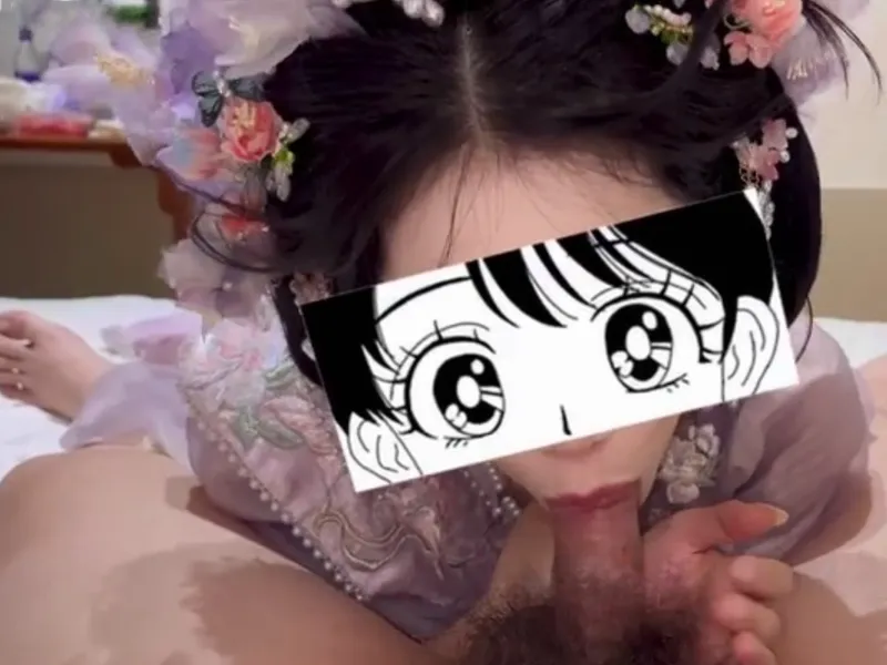 Gái xinh trong bộ đồ con cưng liếm cậu bé cực đã